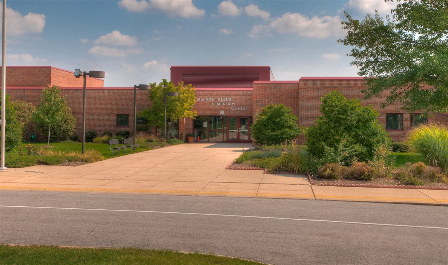 Front entrance of Meadow Glens Elementary School in Naperville, Illinois