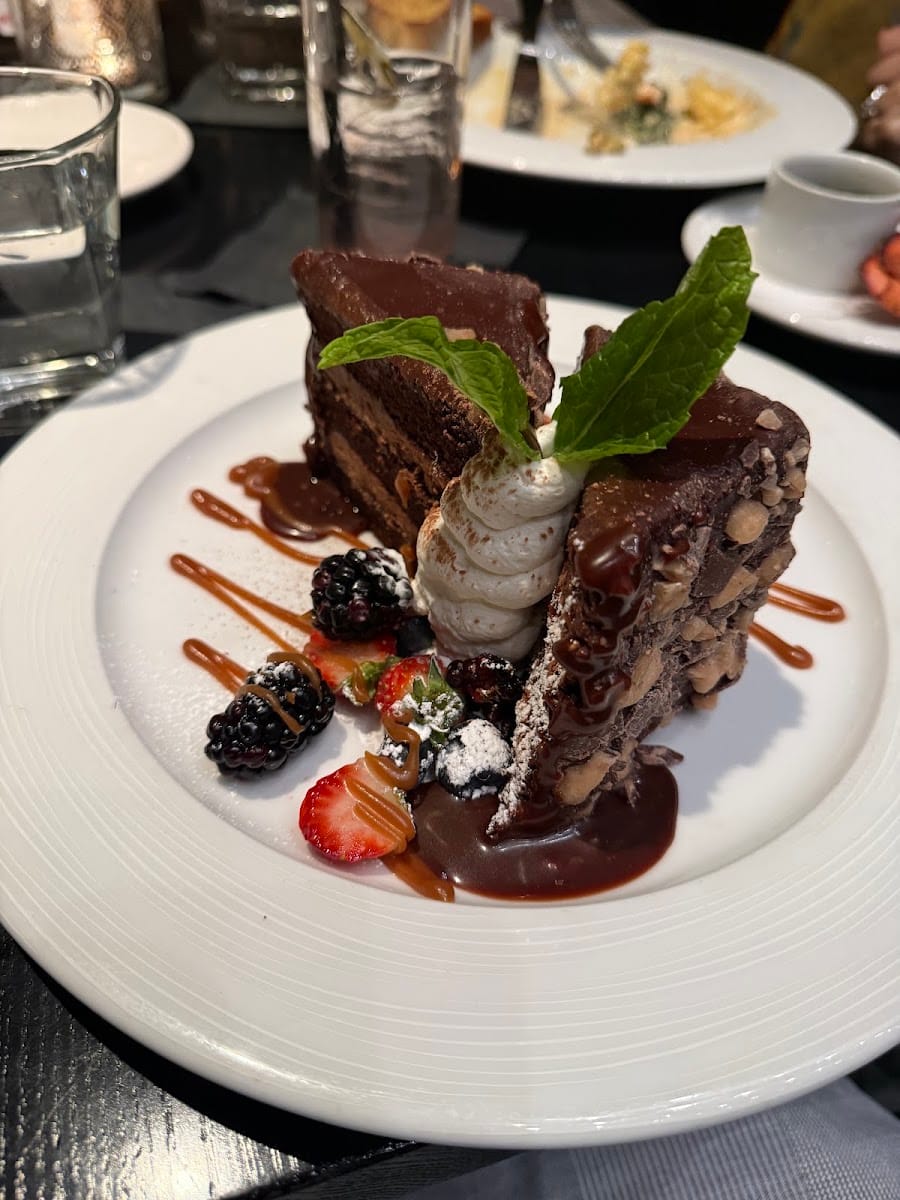 Entourage Naperville in Naperville - food and drink
