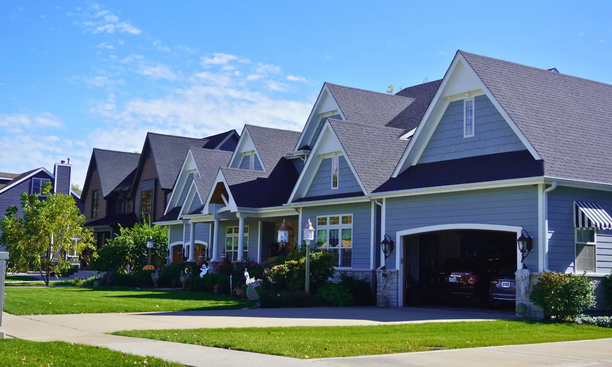 Naperville Homes for Sale 1 Single-family homes in a Naperville residential neighborhood on a sunny day