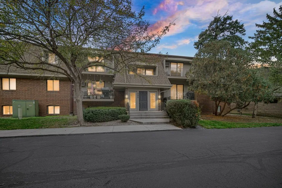Residential neighborhood in Naperville at sunset highlighting community living