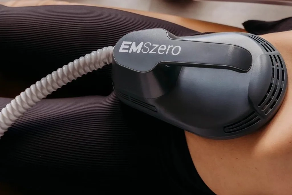 MO Neo body sculpting machine at Spa Lane medical spa in downtown Naperville 2026