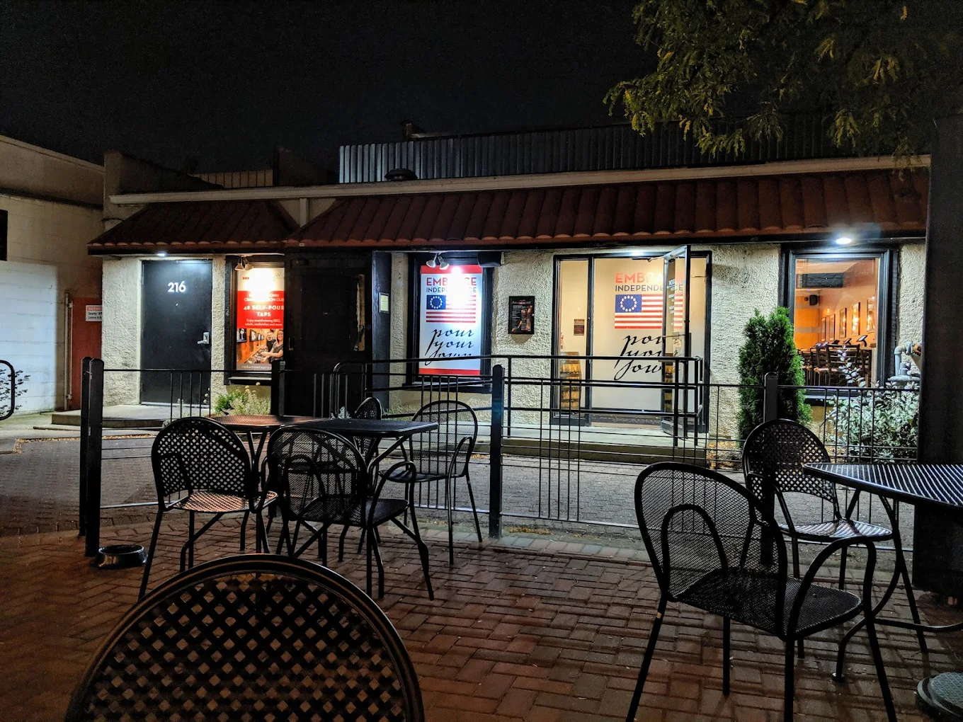 Outdoor patio dining and comfort food at Tapville Social in downtown Naperville